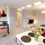 Staywin Chmielna Park 아파트 *