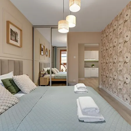 Staywin Chmielna Park شقة *