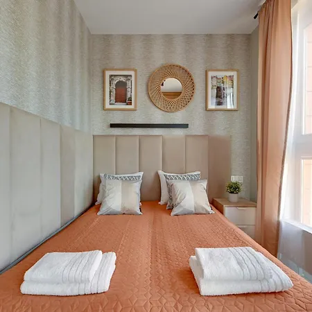 Staywin Chmielna Park شقة
