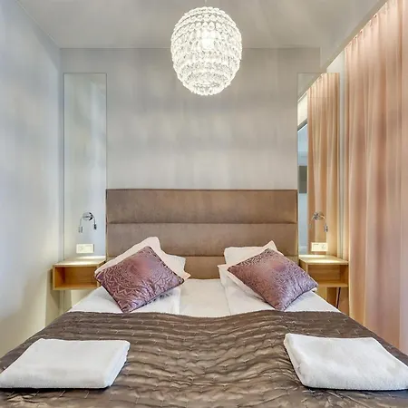 Staywin Chmielna Park *